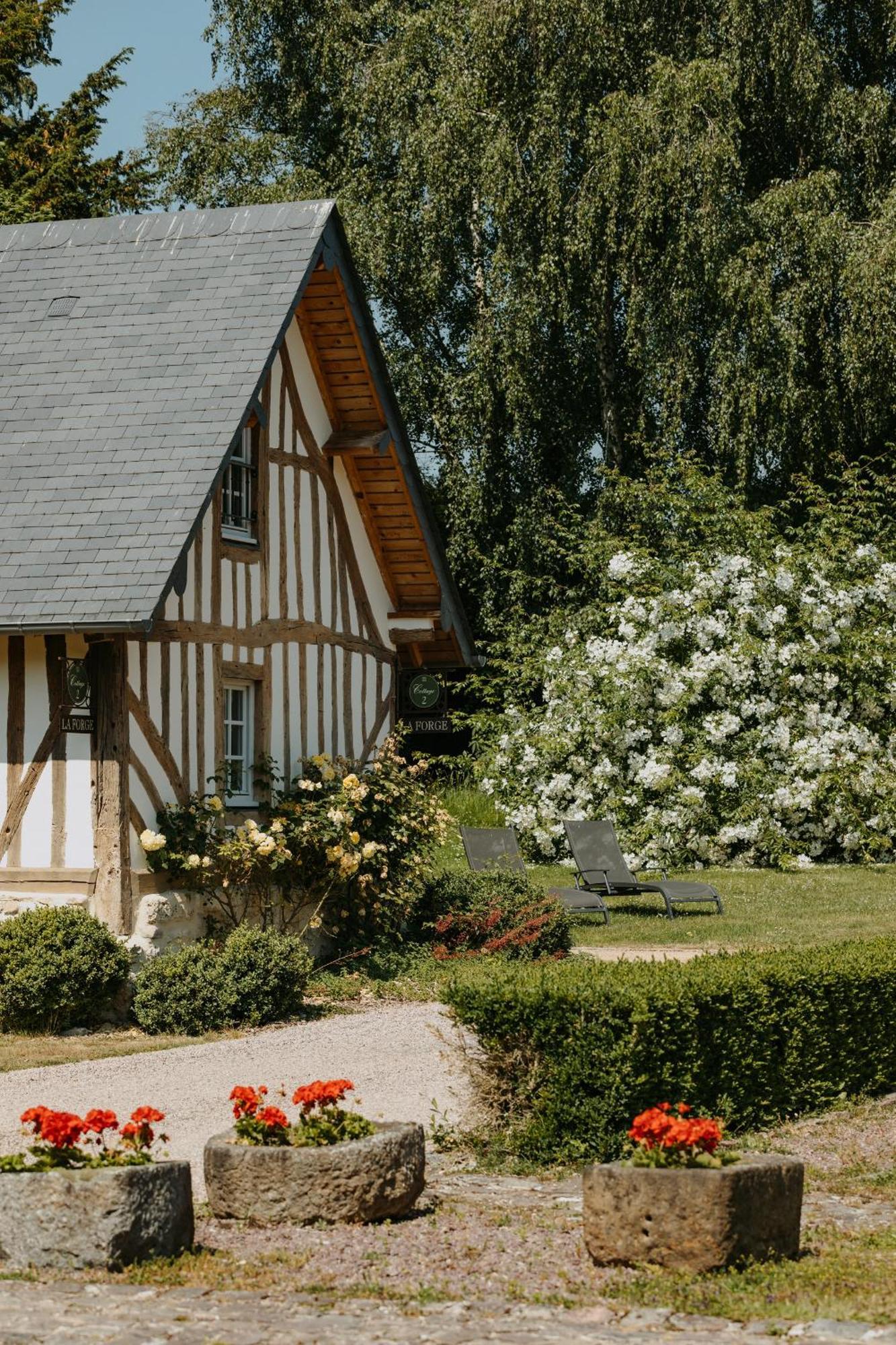 Les Manoirs Des Portes De Deauville - Small Luxury Hotel Of The World Canapville  Exteriör bild